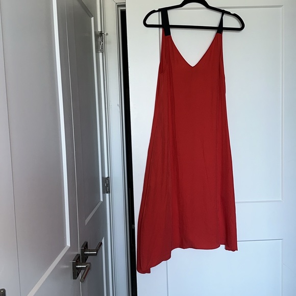 NEW WITH TAGS, SMALL, rag&bone, silky material, excellent condition. No flaws - Picture 3 of 11